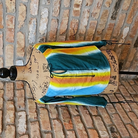 NWT BCBGENERATION multicolored off shoulder crop top size Small - Picture 1 of 10